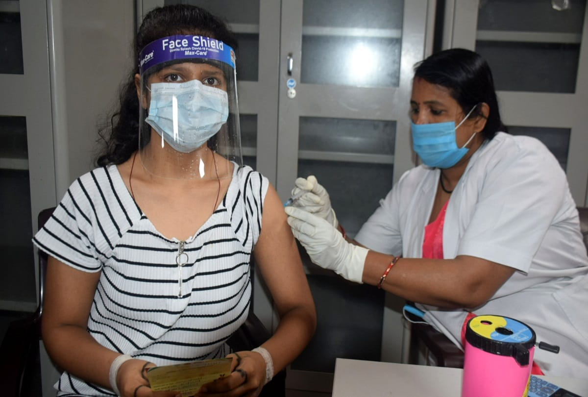 Only 120 people reached to get the second booster dose, the enthusiasm in the age group of 18 to 44 years