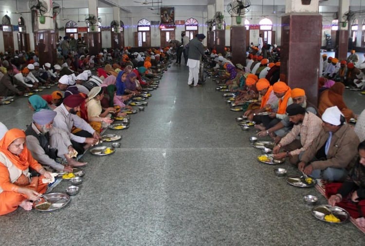 Effect of Corona on Guru ka Langar at Shri Harmandir Sahib at Amritsar of Punjab