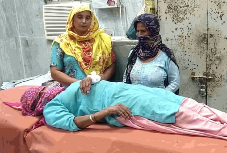 Attack on Woman by sharp weapon in Batala of Punjab