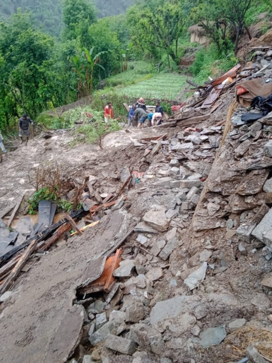 Uttarakhand Weather Update: heavy rain in kapkot one house collapse due to huge debris watch photos