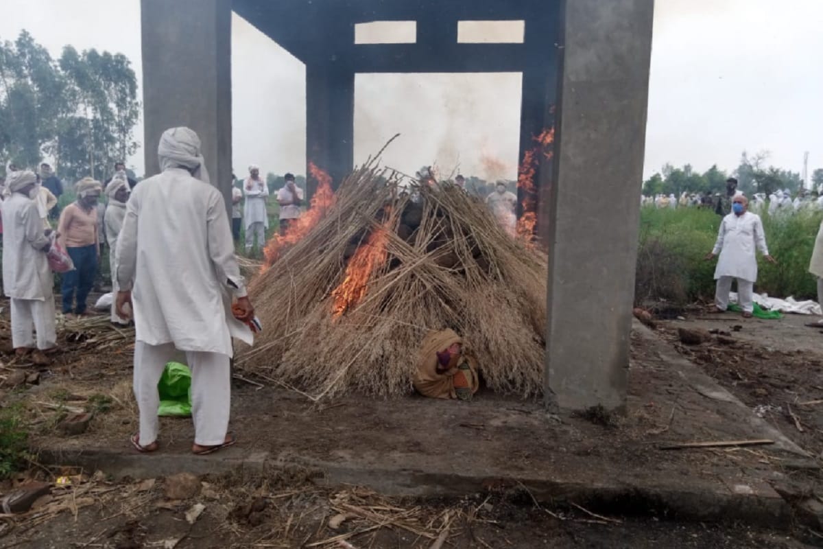 Chaudhary Baba Harikshan Malik of Ghatwala Khap was cremated in Shamli