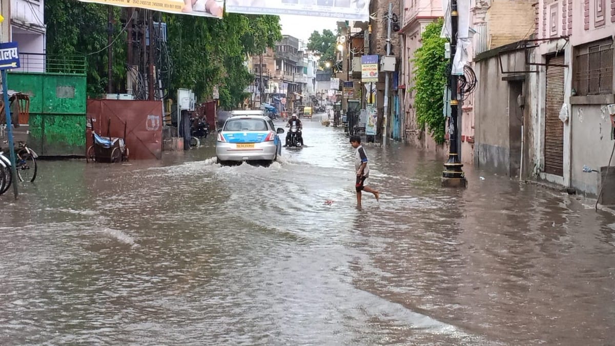Heavy rain in varanasi relief from humidity but people troubled due to waterlogging