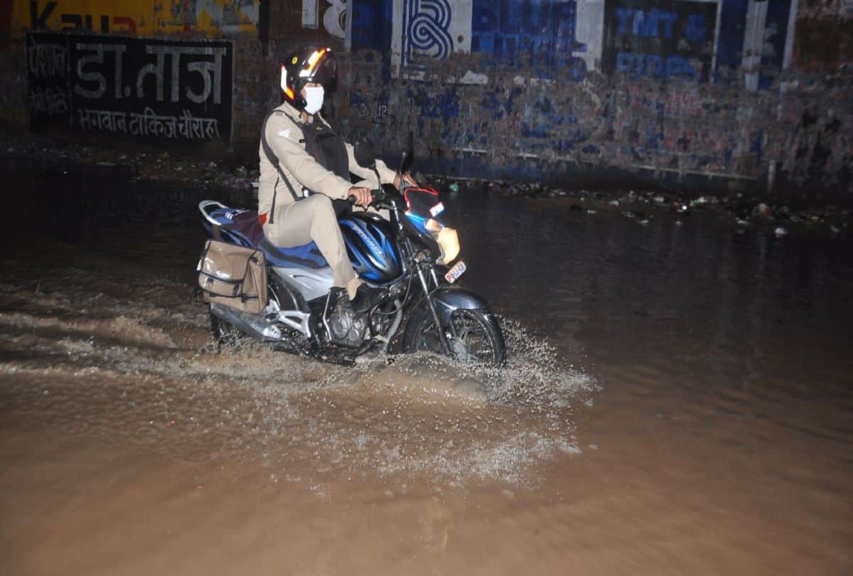 waterlogging on the roads and colonies after heavy rain in agra