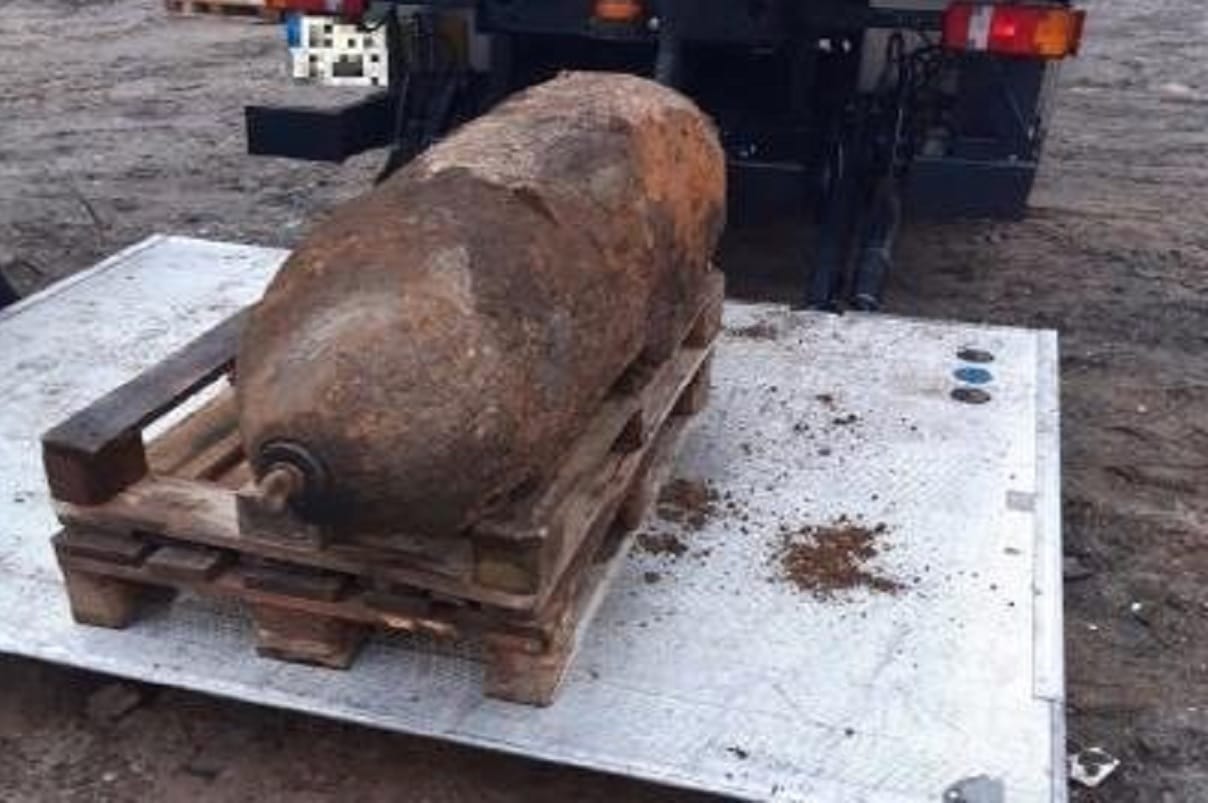 A huge bomb of World War II was found in Frankfurt Germany explosion detonated safely