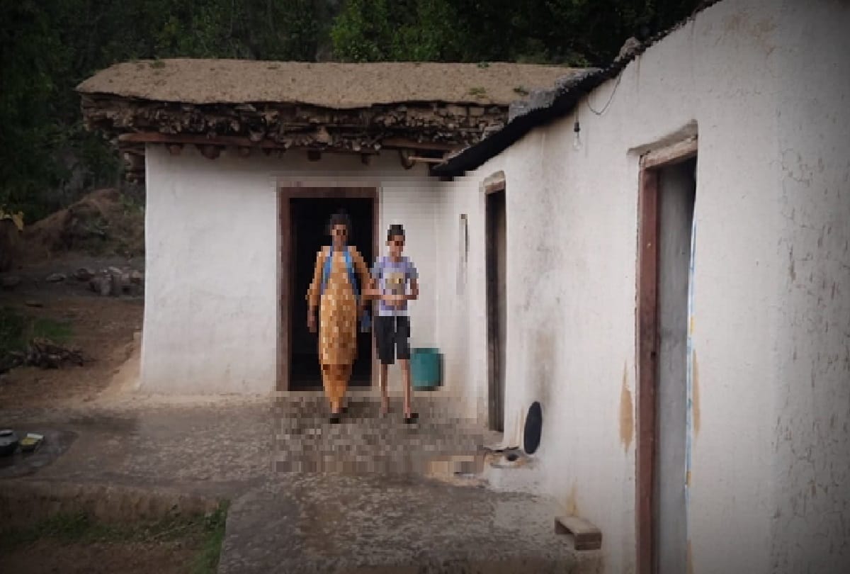 Jammu and Kashmir: Poverty snatches father, mother dies in lockdown, brother and sister on the verge of starvation