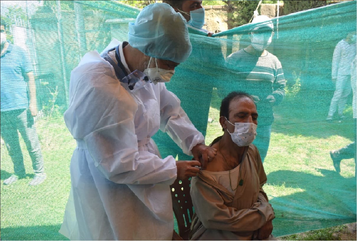 coronavirus in jammu kashmir Doctor s advice Vaccination is only effective weapon in war against Corona