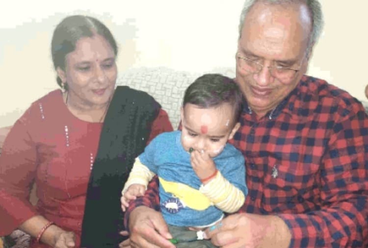 Corona Warrior Rajdeep Soni celebrated his first birthday in Hisar of Haryana
