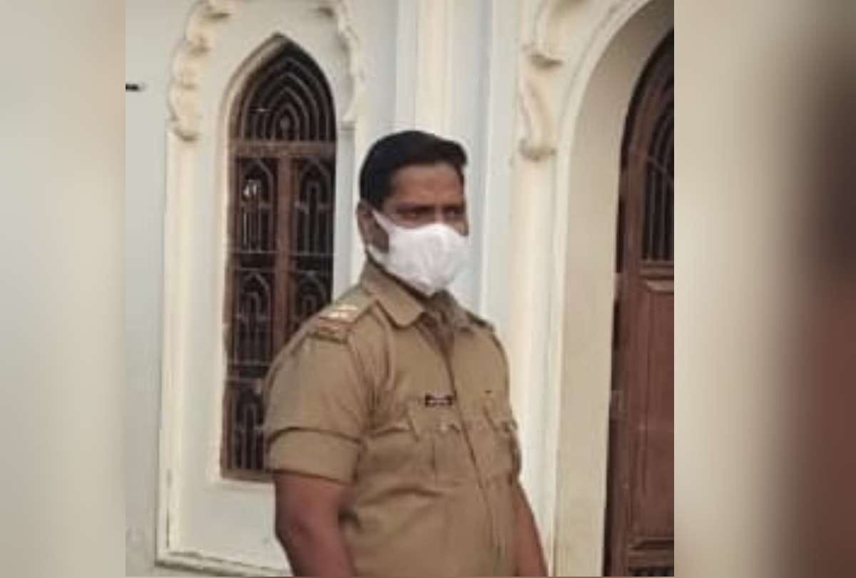 Policemen protection from Corona with help of vigilance better eating and vaccine at gorakhpur