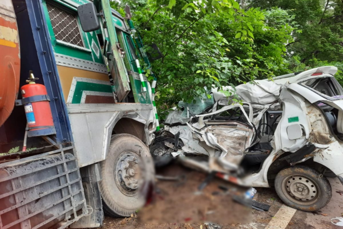 UP News: Three people including has died in car accident at Muzaffarnagar