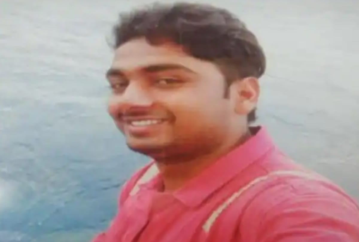 tauktae cyclone celebration in jaunpur after a man found alive who missing from ship sinking at sea by this way he saved own life