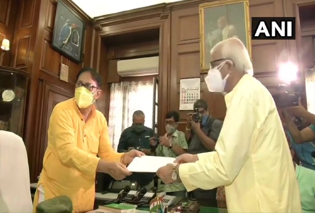 West Bengal CM Mamata will contest by-election from her traditional seat Bhawanipore Sobhandeb Chatterjee will resign