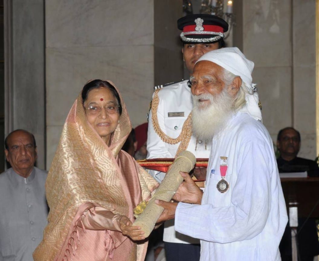 Uttarakhand Sunderlal Bahuguna death News: Sunderlal Bahuguna Denied for receive Padama shri award