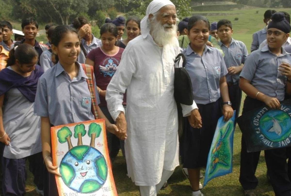 Uttarakhand sunderlal bahuguna passes away : story of environment lover sunderlal bahuguna