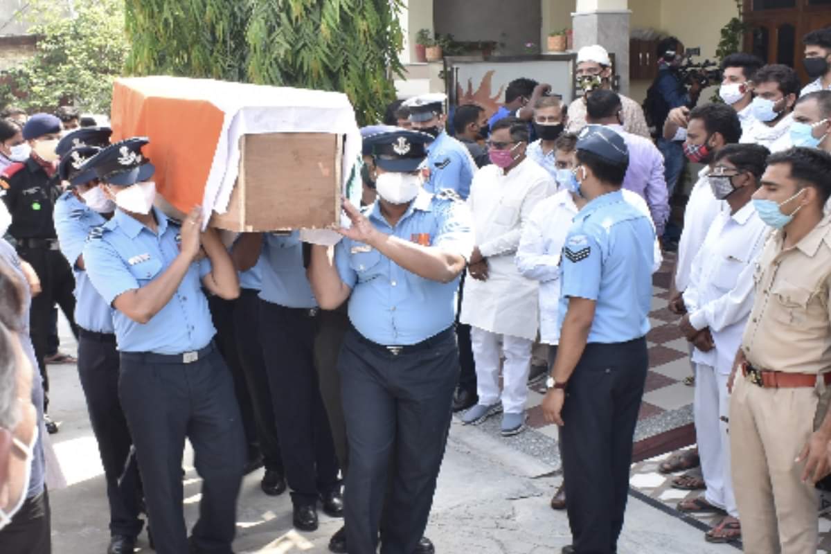 Martyr Abhinav chaudhary: Father salute his Martyred son wearing his training T-shirt