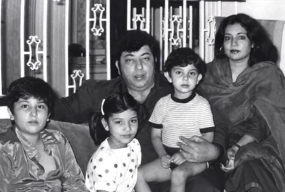 Amjad khan death anniversary Know Everthing About gabbar Family