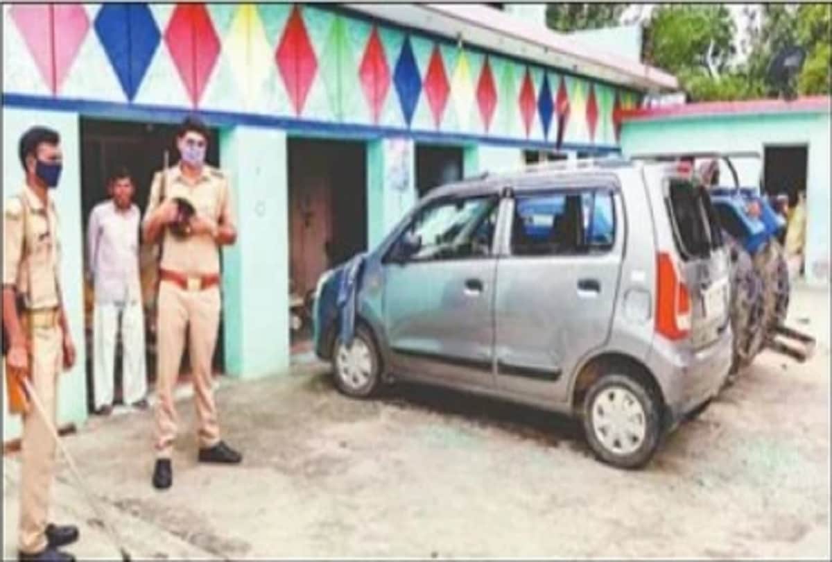 gram panchayat pradhan murder case  Tension after murder of newly elected pradhan ishaq Police deployed after vandalizing the house of the accused see photos