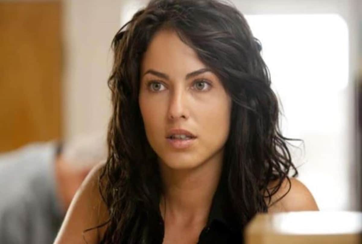 Hrithik Roshan and Barbara mori film kites completed 11 years know about actress presonal life