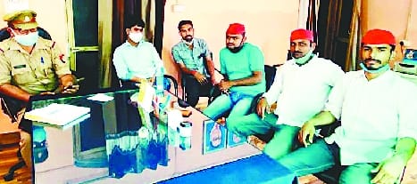 Police detained under arrest in Kotwali on arrival of Chief Minister