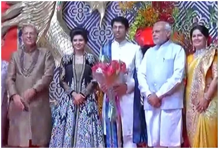 PM Modi Came to The Wedding of These Bollywood Stars