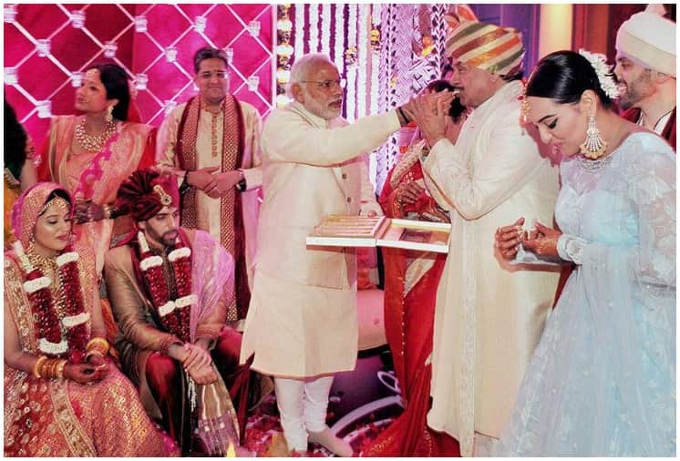 PM Modi Came to The Wedding of These Bollywood Stars