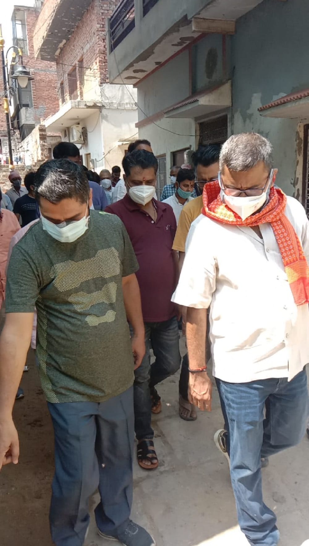 Minister goes out to inspect construction works in Varanasi Alert given to officials on quality breakdown