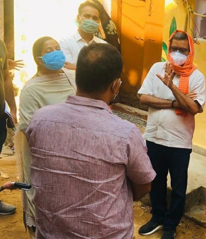 Minister goes out to inspect construction works in Varanasi Alert given to officials on quality breakdown