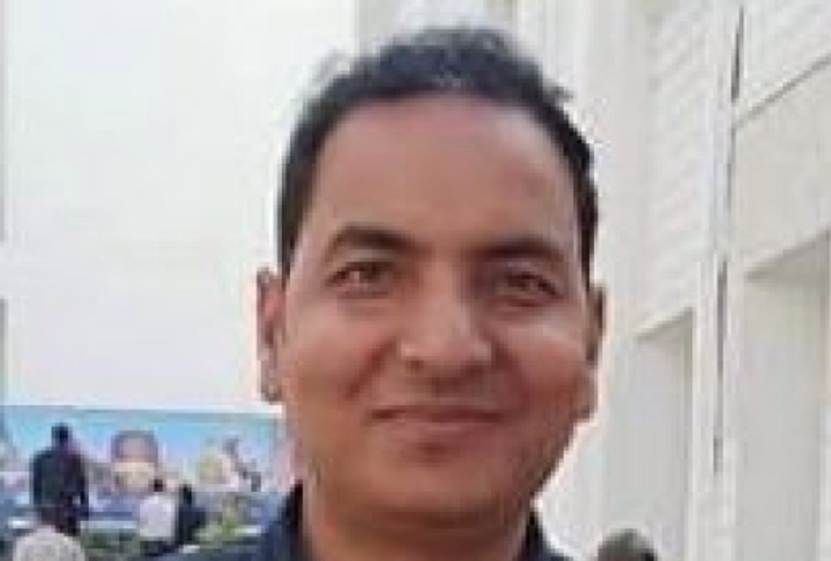 controversy over appointment as a assistant professor of arun kumar brother of basic education minister satish chandra dwivedi in ews quota