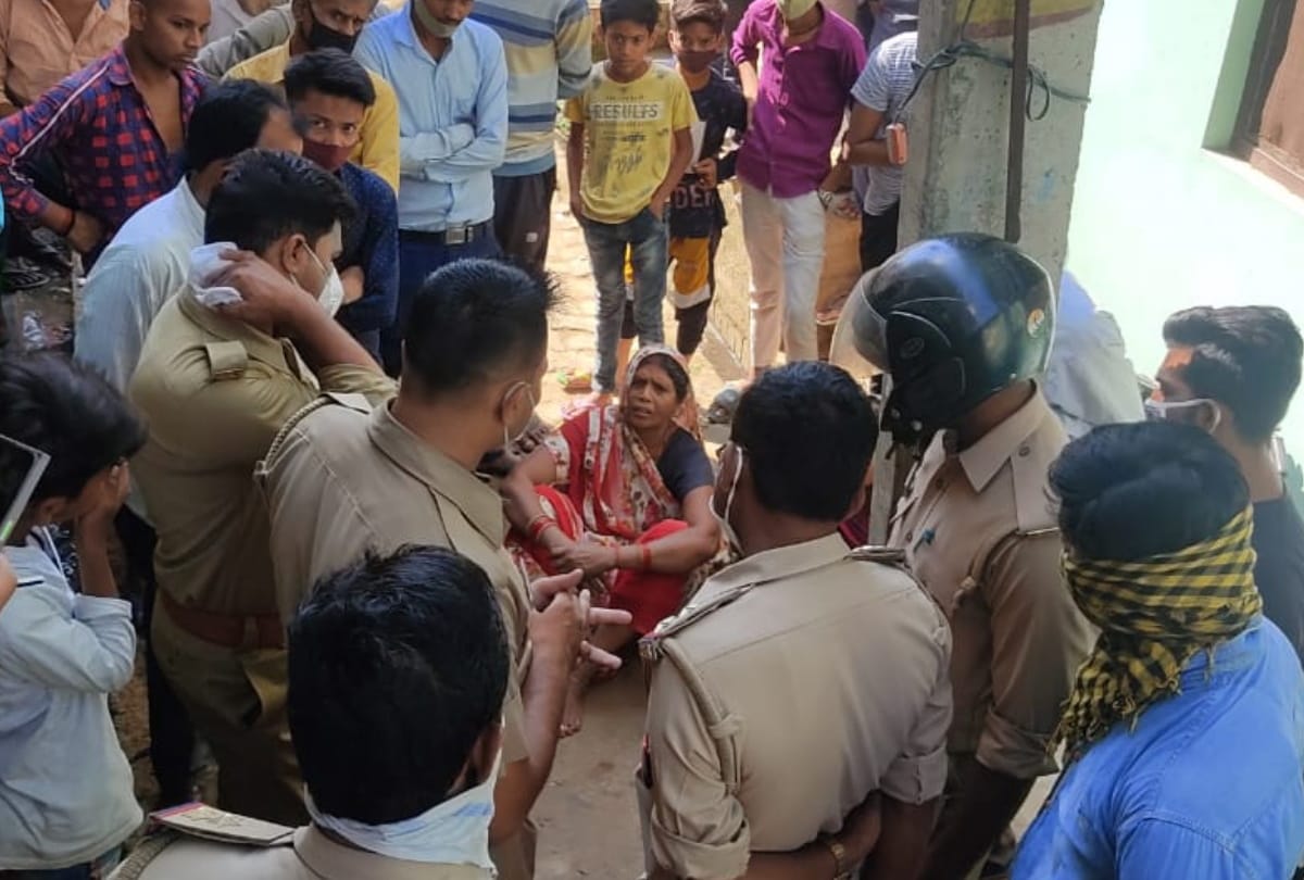 A man murdered his grand mother in mahmoodabad in Sitapur.