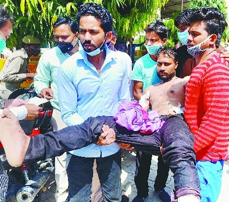 Husband firing on wife's family with brother-in-law and brothers, father-tau dead, 10 injured