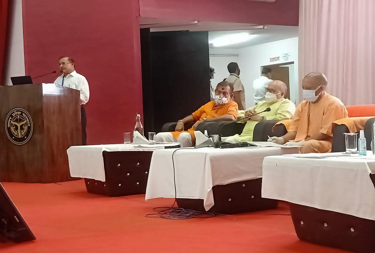 UP CM Yogi Adityanath on visit to Jhansi and Banda to look after covid arrangements