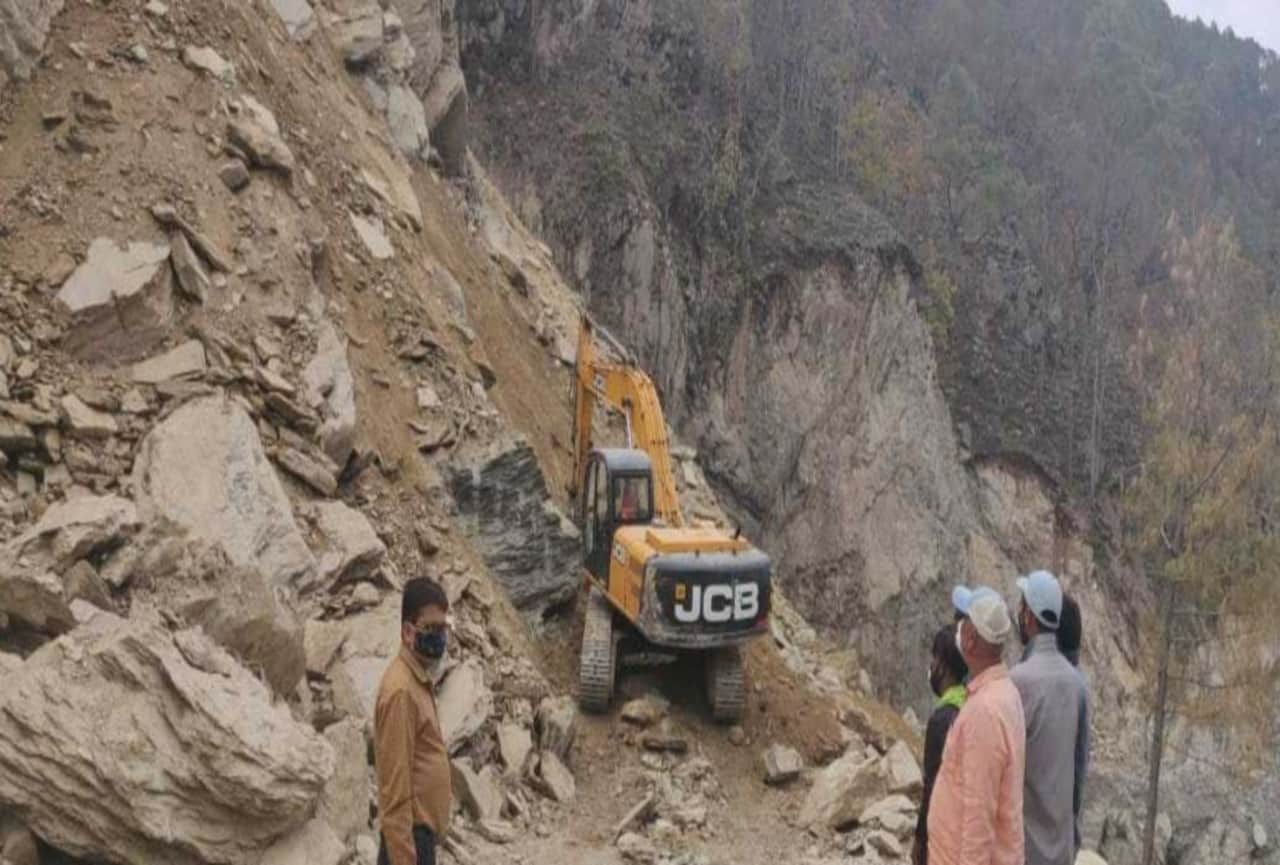 uttarakhand news: after rain uttarakhand hilly area roads become so dangerous watch photos