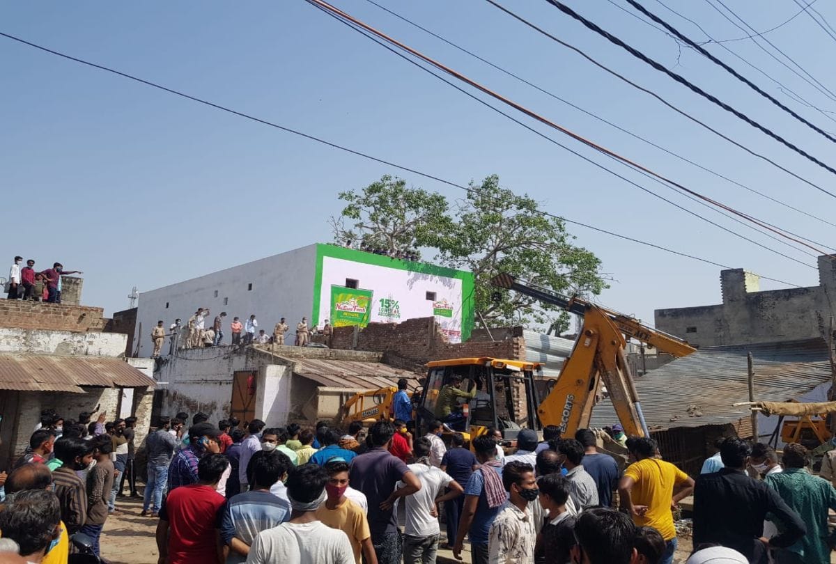 House Linter Collapse Three Workers Died Kasganj News