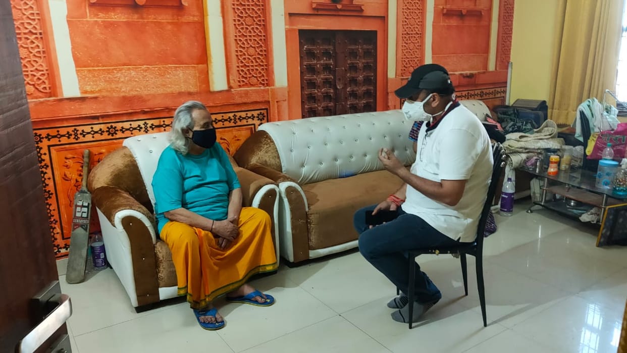 BJP mla Saurabh Srivastava meet Padma Vibhushan Pandit Chhannu Lal mishra and high level investigation into daughter death case