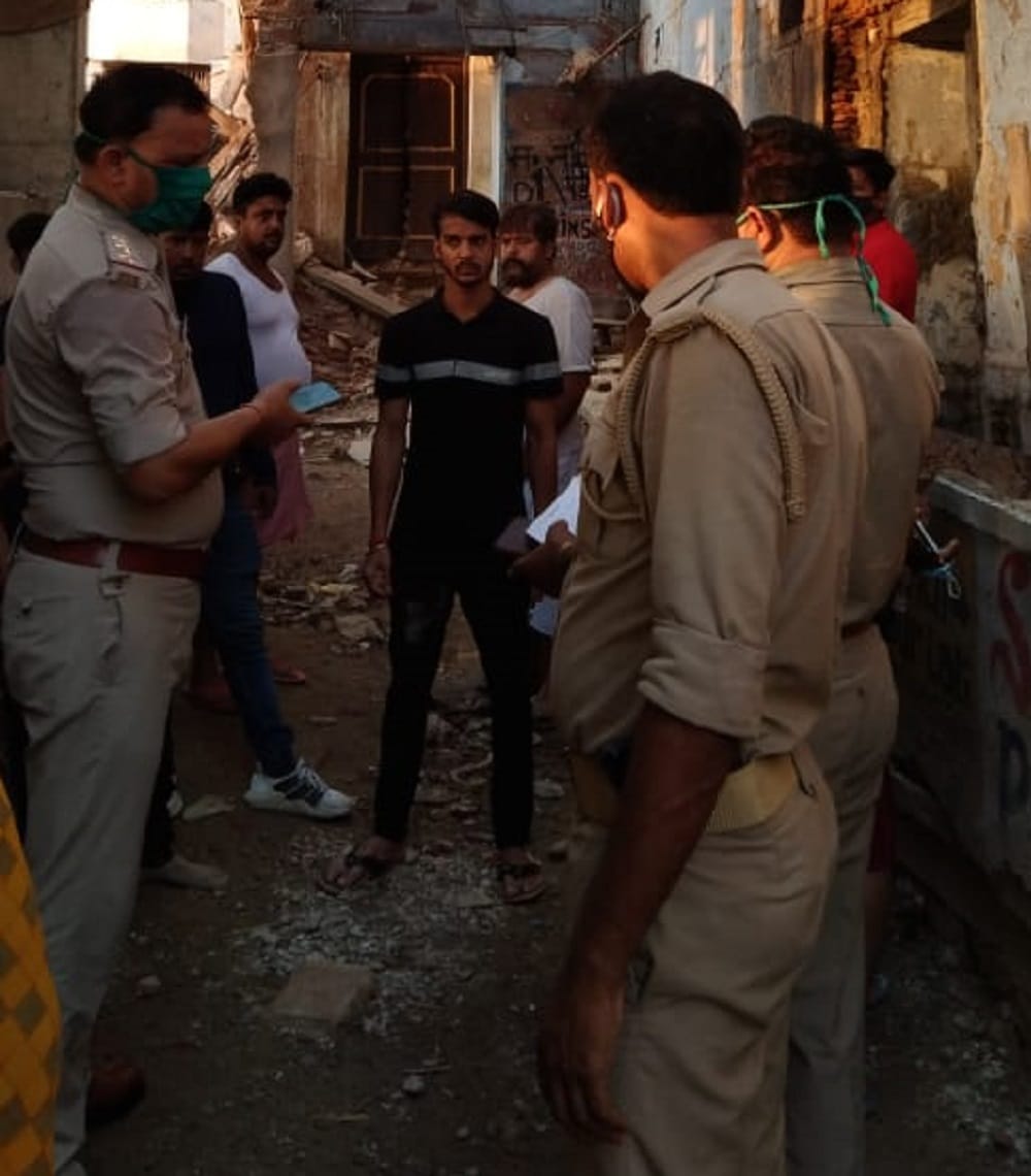 Major accident in Kashi Vishwanath Corridor Campus, Shabby wall collapses, Five people injured