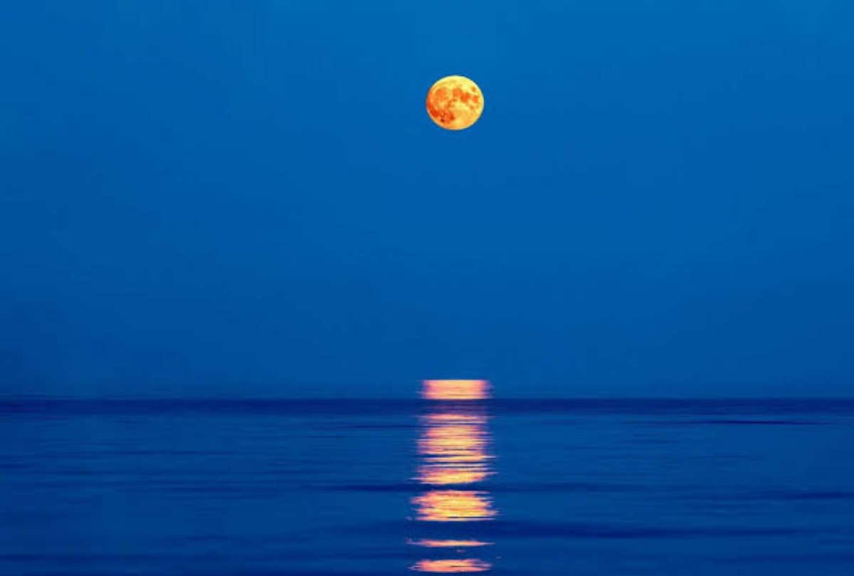 Chandra Grahan 2021 Moon will illuminate red color among lunar eclipse see super blood moon