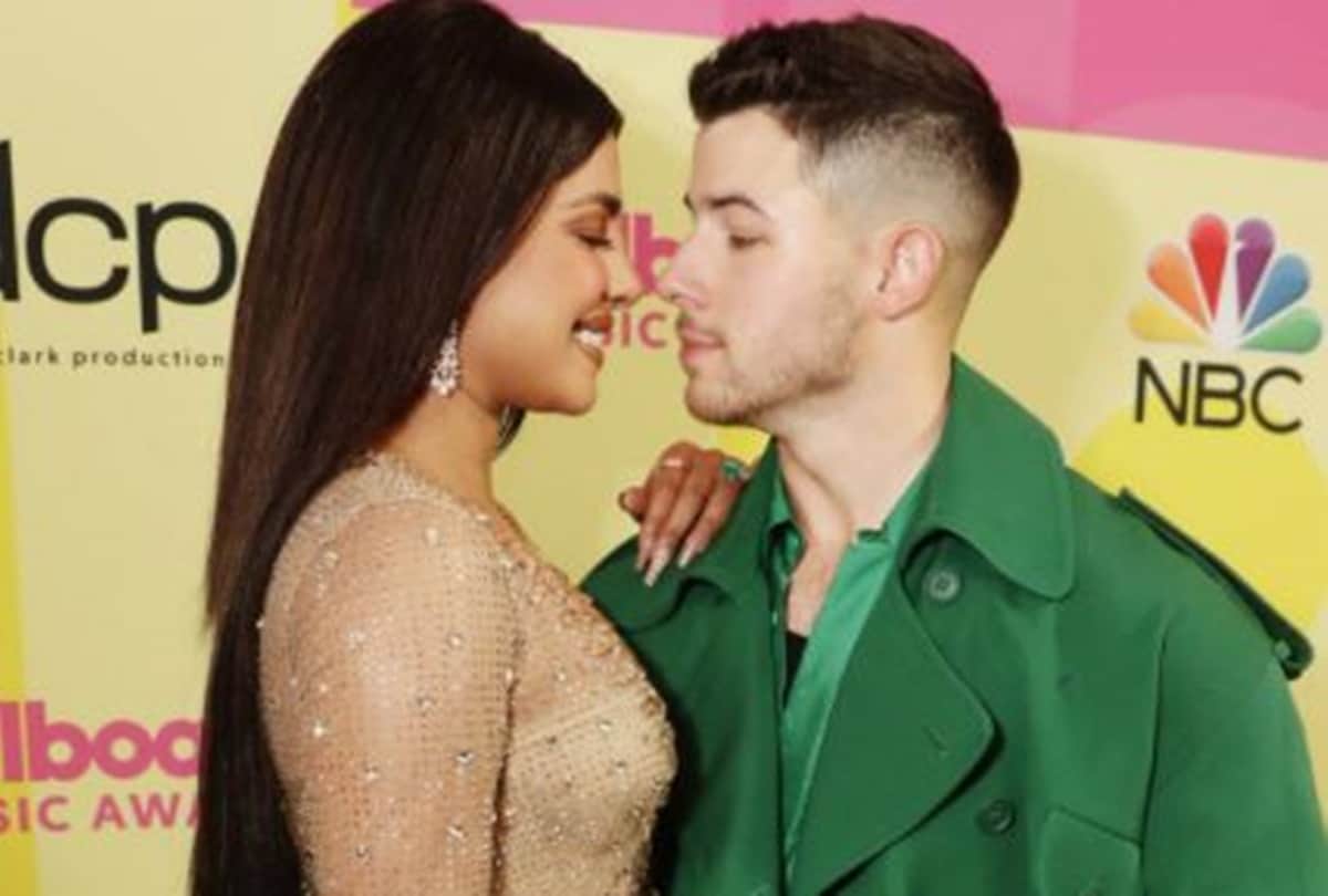 Priyanka Chopra Birthday Nick Jonas Gift An Expensive Bottle Of Wine To Wife Price Leave You Shocked
