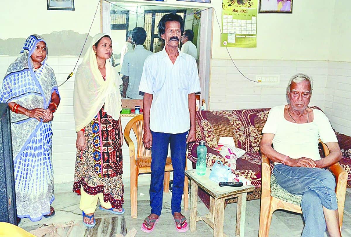 agra loot case news robbers hostage the doctor family and threatened to kill