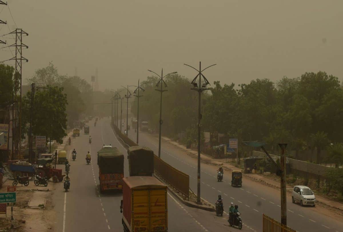 Agra UP Air Pollution Level News: Agra Air Quality Index (AQI) Reached a Poor Level
