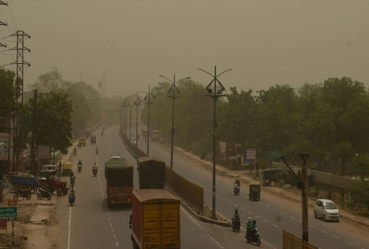 Agra UP Air Pollution Level News: Agra Air Quality Index (AQI) Reached a Poor Level
