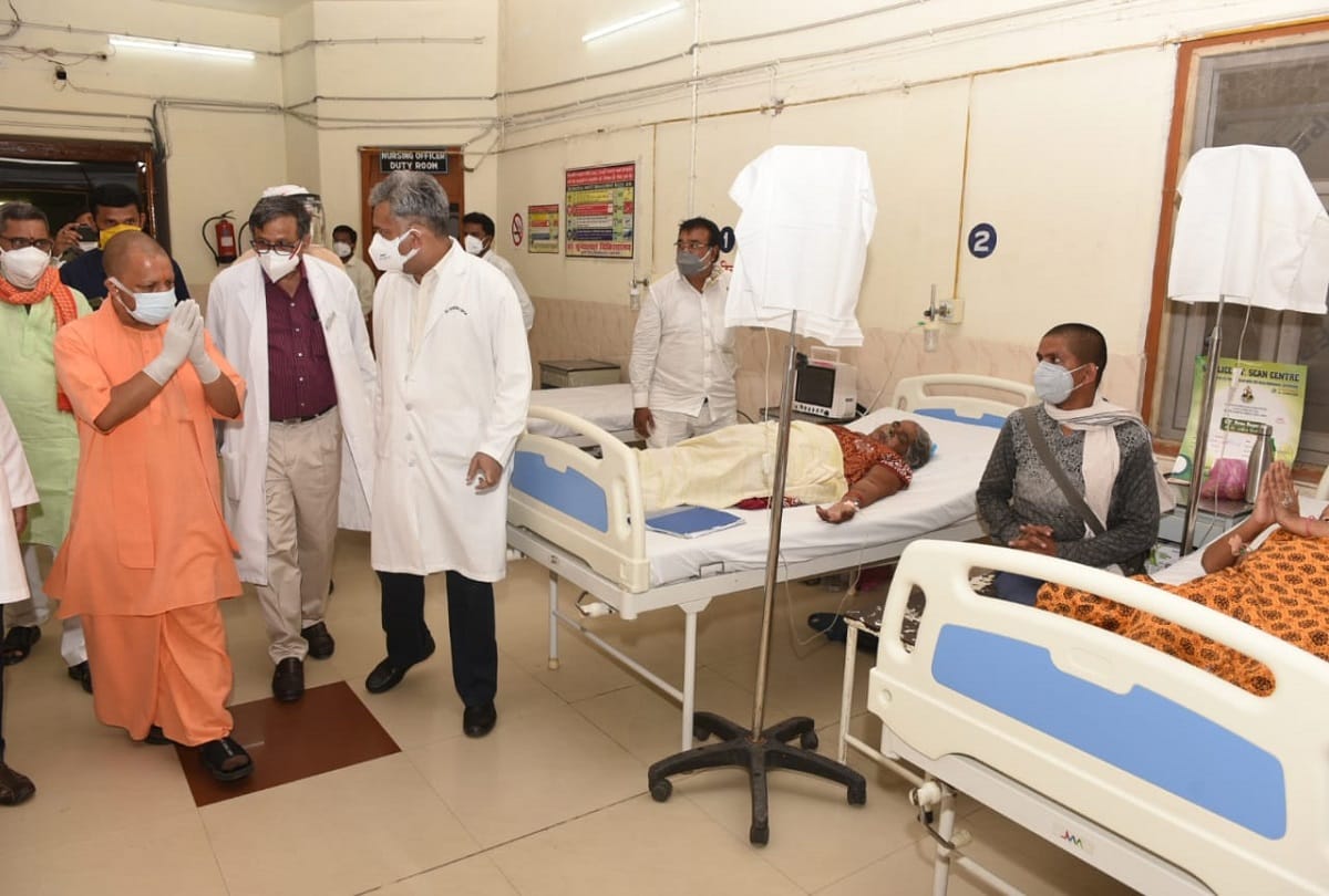 cm yogi adityanath in varanasi chief minister BHU DRDO hospital and see black fungus and corona patients treatment condition