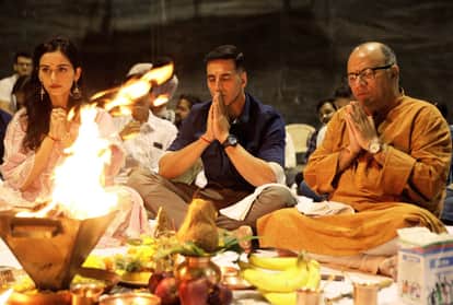फिल्म पृथ्वीराज के सेट पर पूजन
