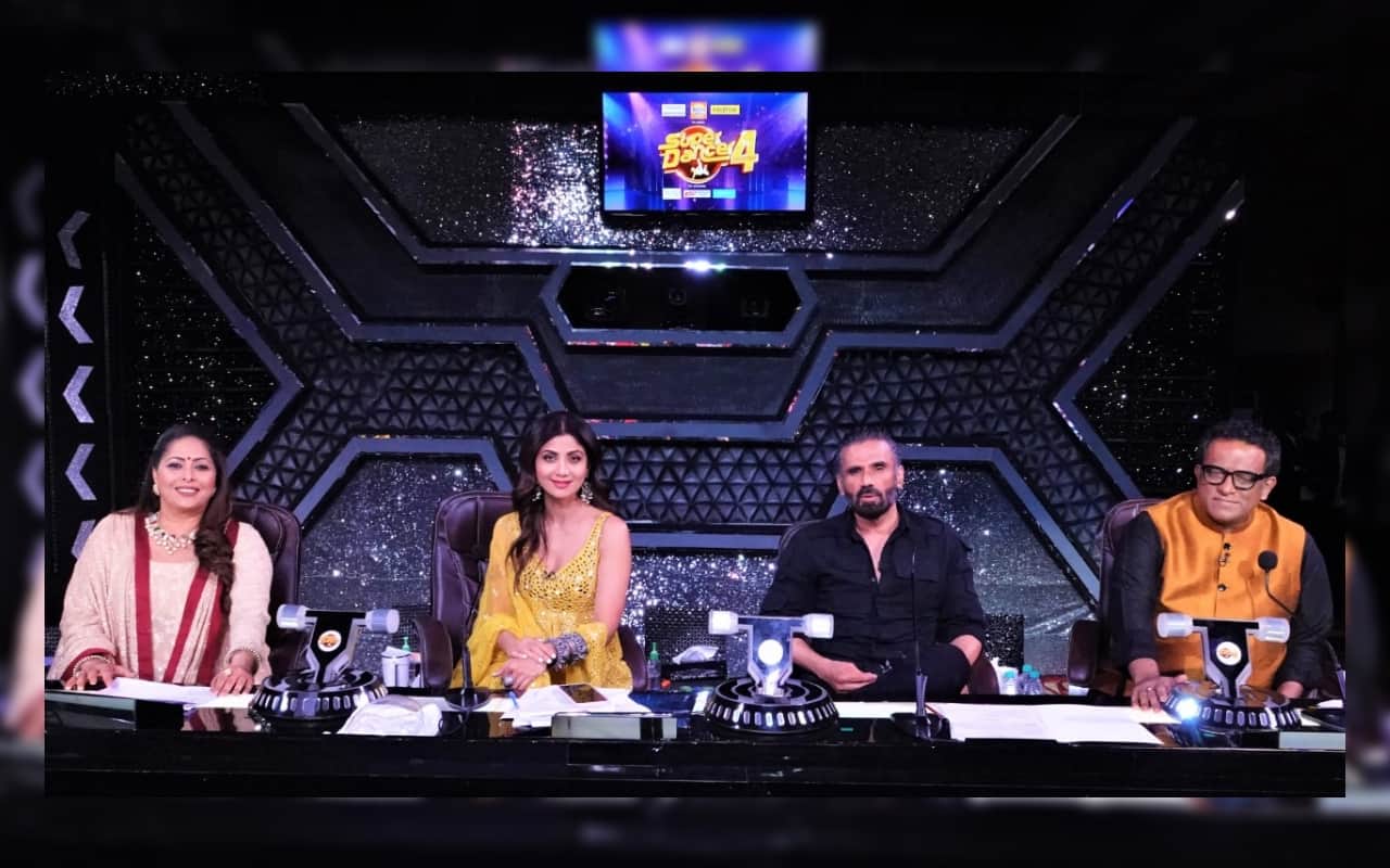 Shilpa Shetty returned to Super Dancer Chapter 4 show after covid 19 recovery Suniel Shetty welcome her