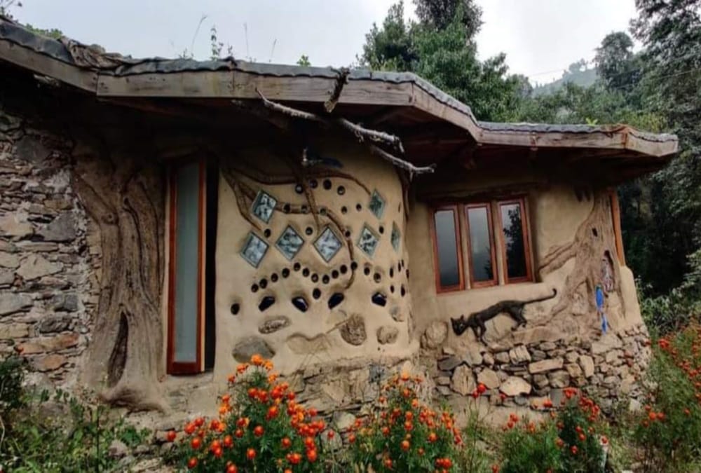 Uttarakhand news: Bihar Girl Shagun built beautiful Earthquake safe house in Nainital