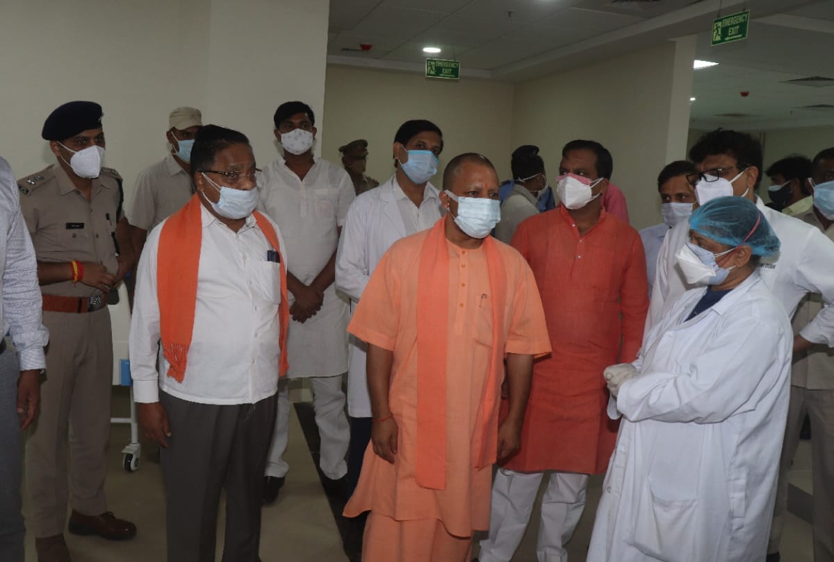 CM yogi inspects post Covid ward and L Two covid ward in AIIMS Gorakhpur