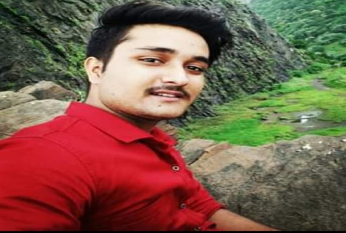 TV artist hanged himself to death in varanasi he written cause of suicide and  names of neighbors the wall