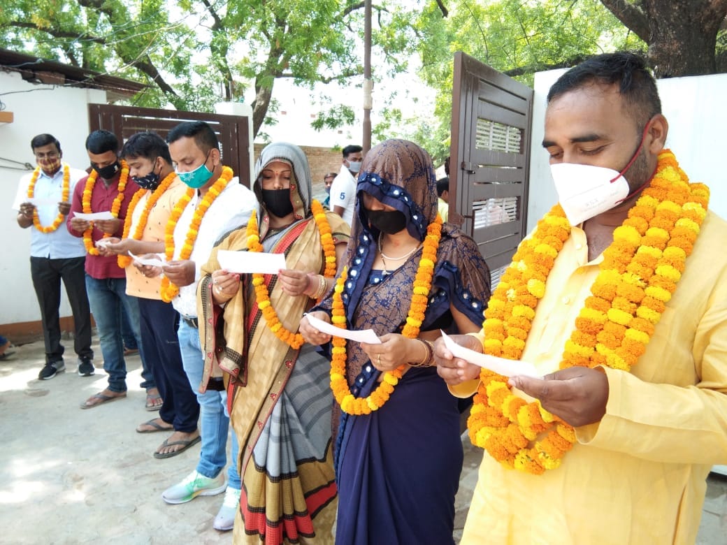 Gram pradhan head take oath in varanasi