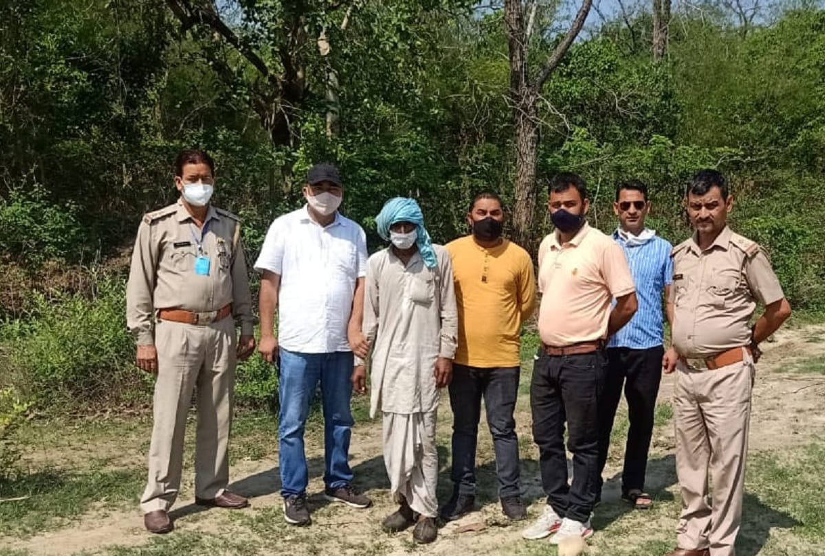 international wild life smuggler totaram arrested Birbal was hiding inNakhatal forest of Khatima range He was trying to escape to Nepal