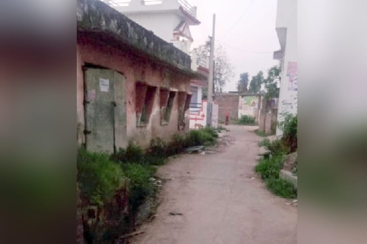 Fifteen died in forty five days in this village of Bijnor, Villagers demanding health camp