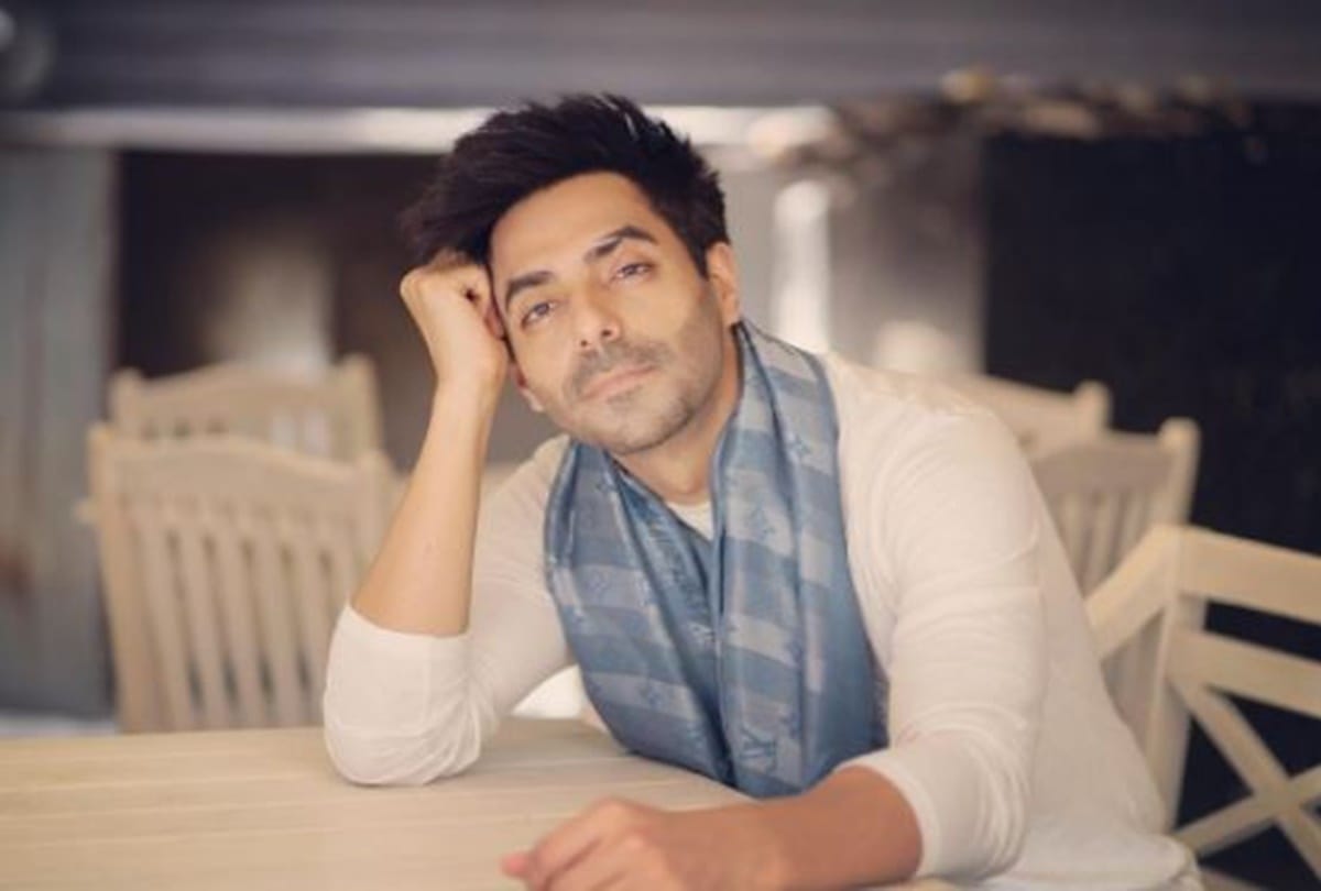 Aparshakti Khurana reacts to Social media ban says we should refer to hobby section written on CV