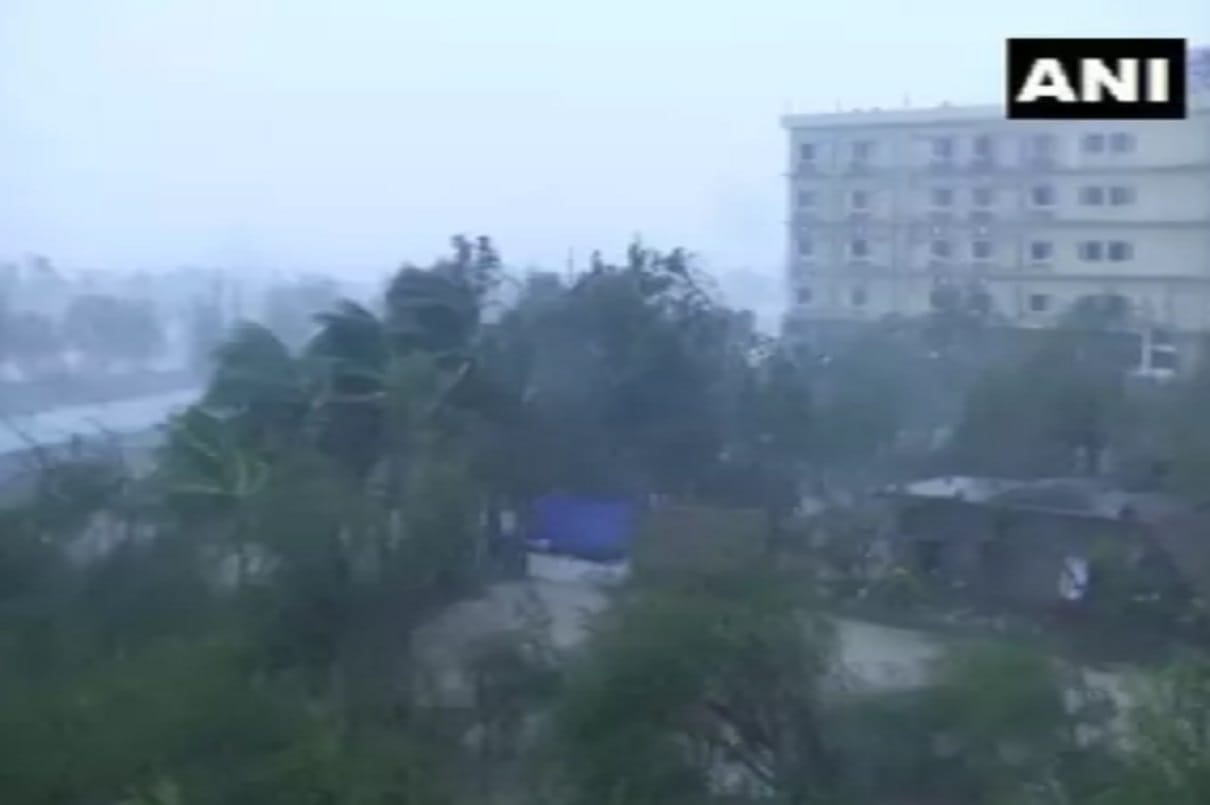 Cyclone Yaas Landfall: Latest Photos and Videos of Odisha, West Bengal Heavy Rain